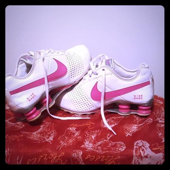 all white nike shox womens